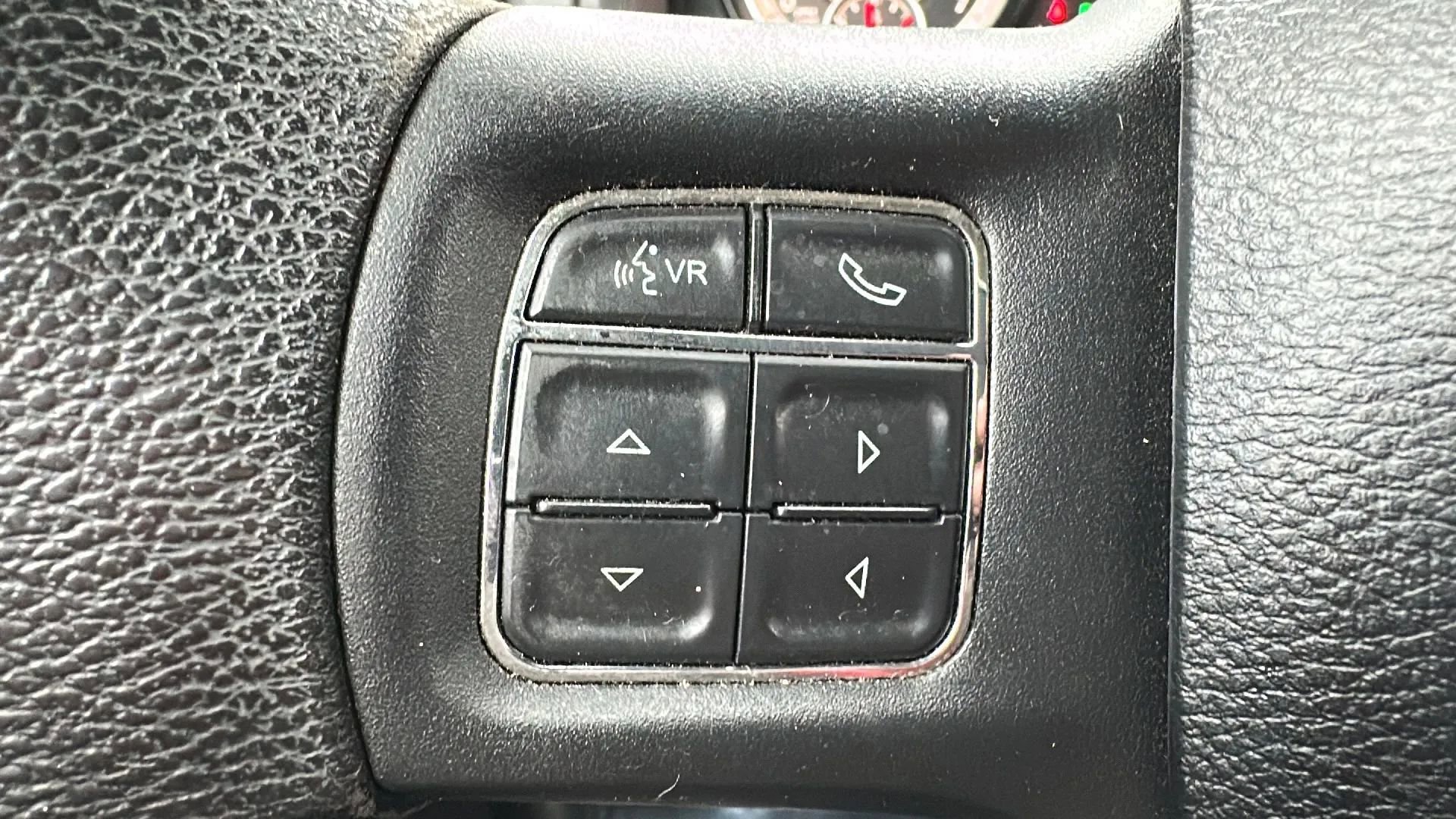 Used 2017 RAM 1500 Express image 32