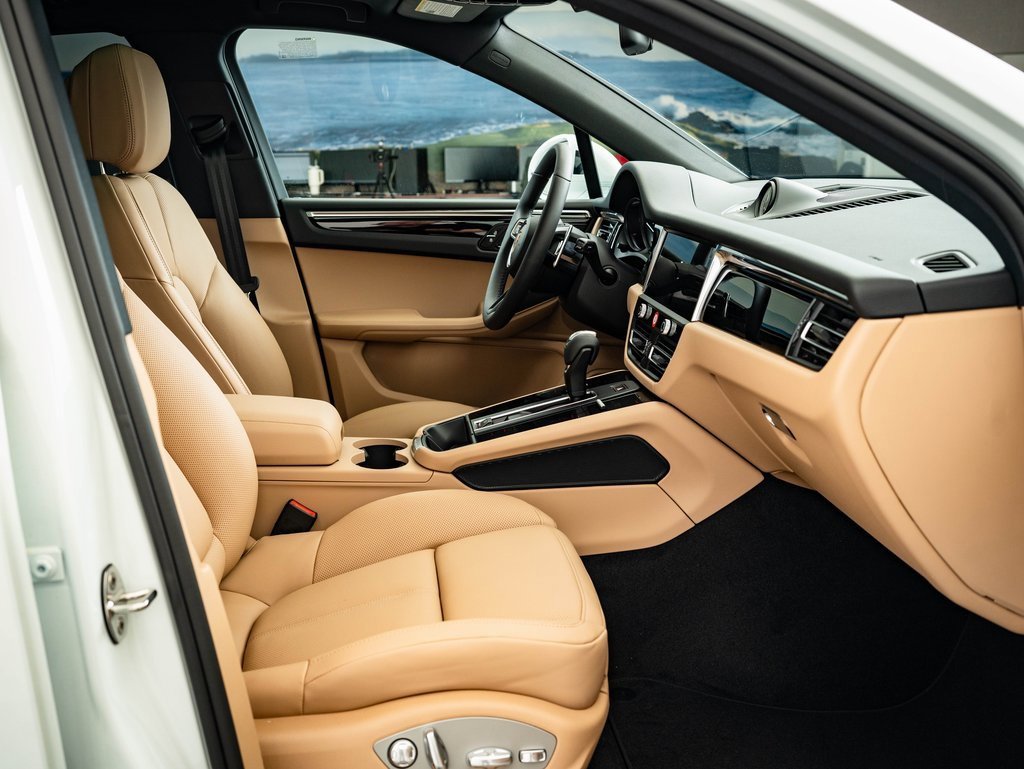Certified 2025 Porsche Macan image 21