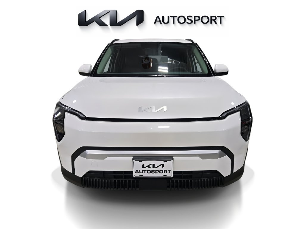 New 2027 Kia EV3 Wind FWD image 2