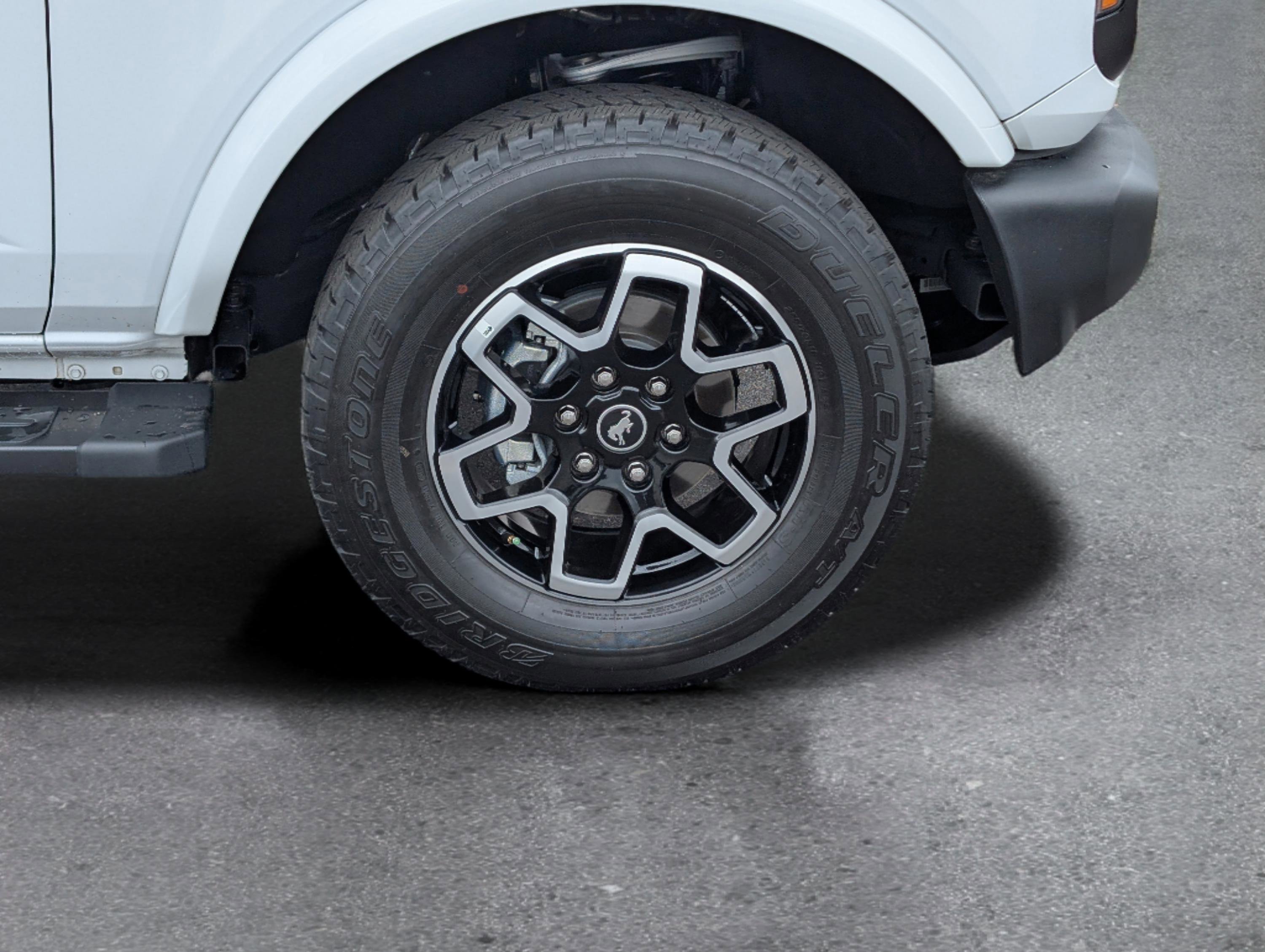 Used 2024 Ford Bronco Outer Banks image 6