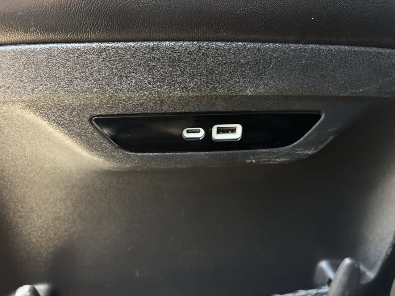 Used 2024 Chrysler Pacifica Touring-L FWD image 23