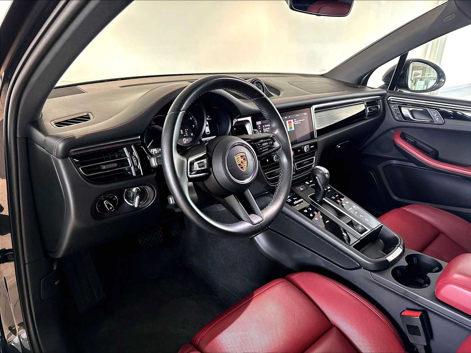 Used 2023 Porsche Macan AWD/4WD image 7