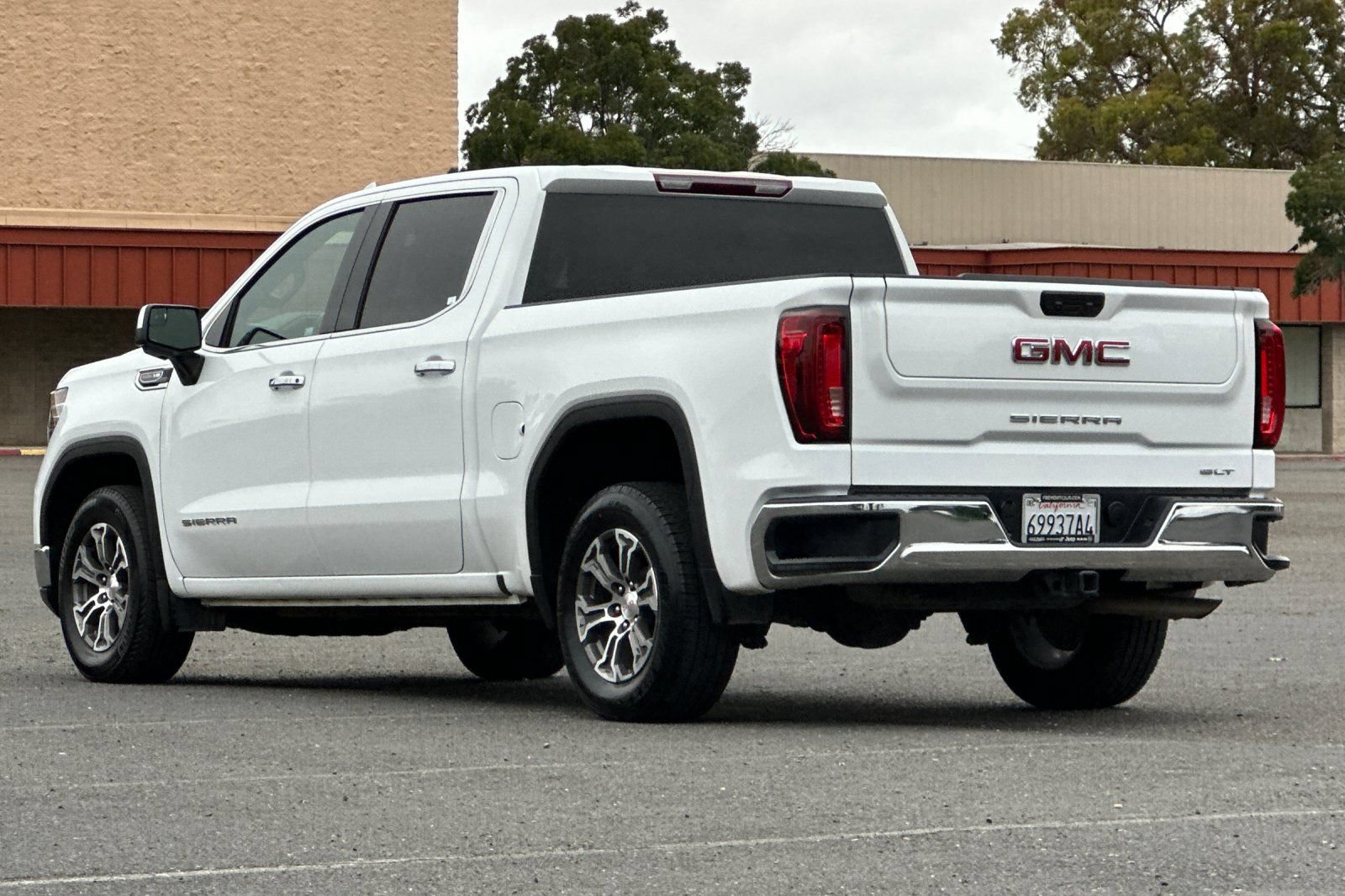Used 2025 GMC Sierra 1500 SLT RWD image 5