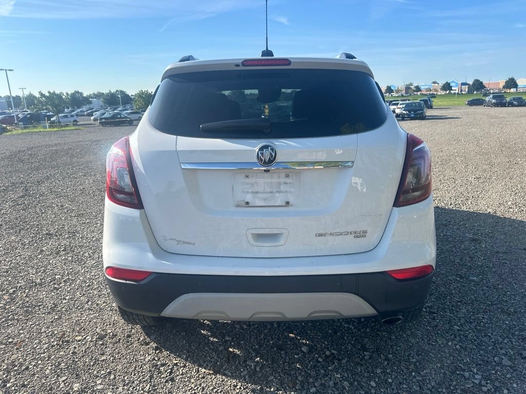 Used 2021 Buick Encore Preferred w/ Safety Package II AWD/4WD image 8