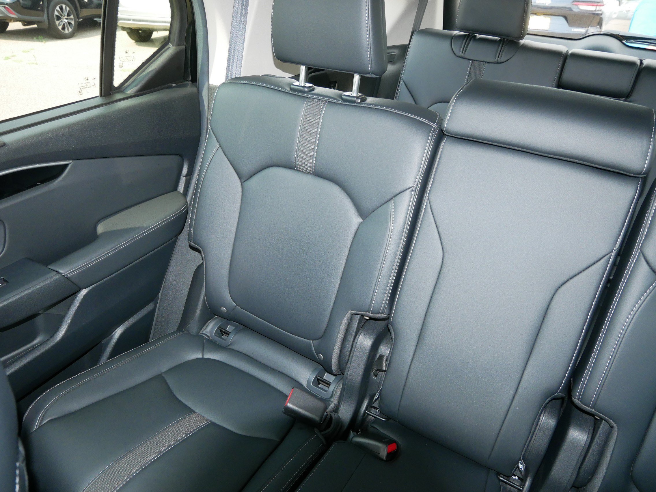 Used 2025 Honda Pilot EX-L image 12