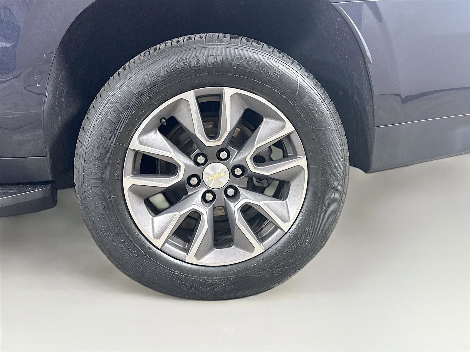 Used 2022 Chevrolet Suburban LS w/ Driver Alert Package RWD image 26