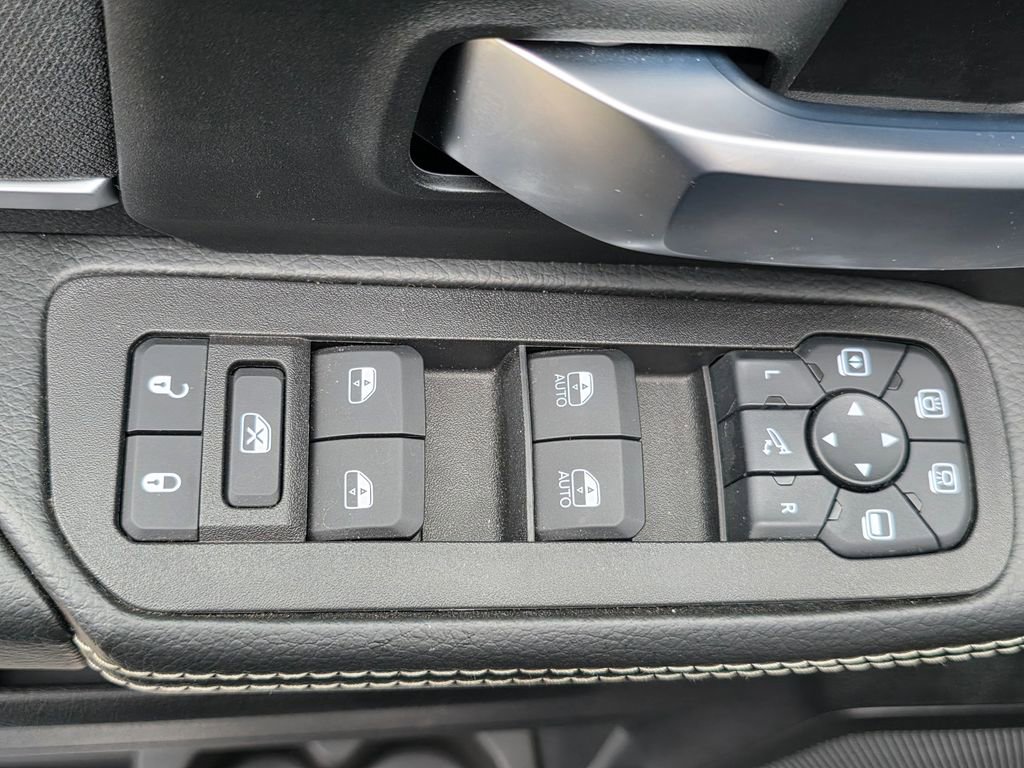 Used 2025 RAM 2500 Big Horn image 15