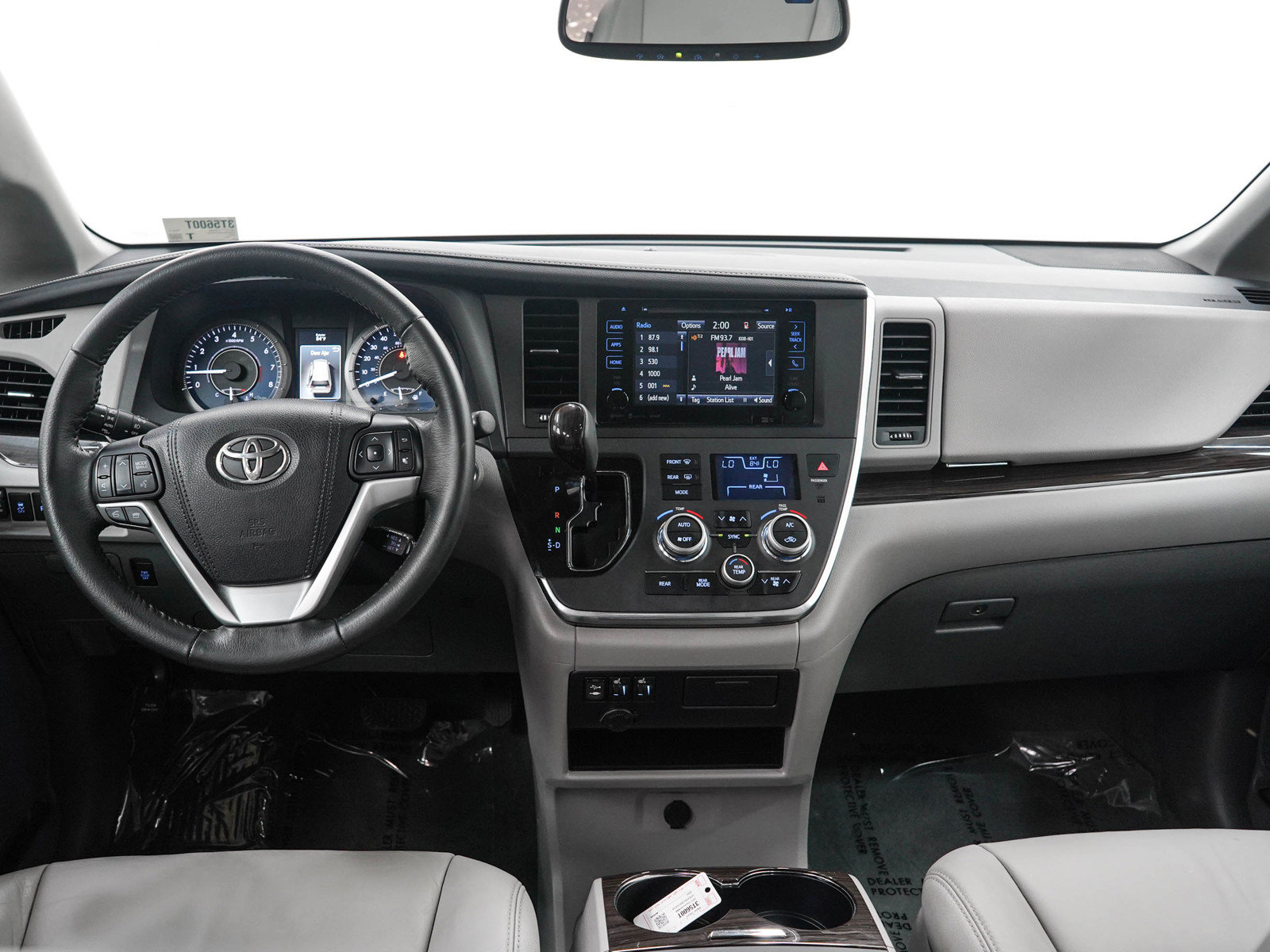 Used 2017 Toyota Sienna XLE w/ XLE Navigation Package AWD/4WD image 17