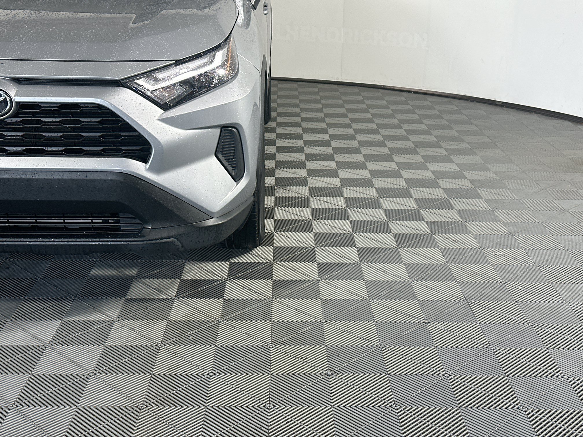 Used 2024 Toyota RAV4 XLE FWD image 9