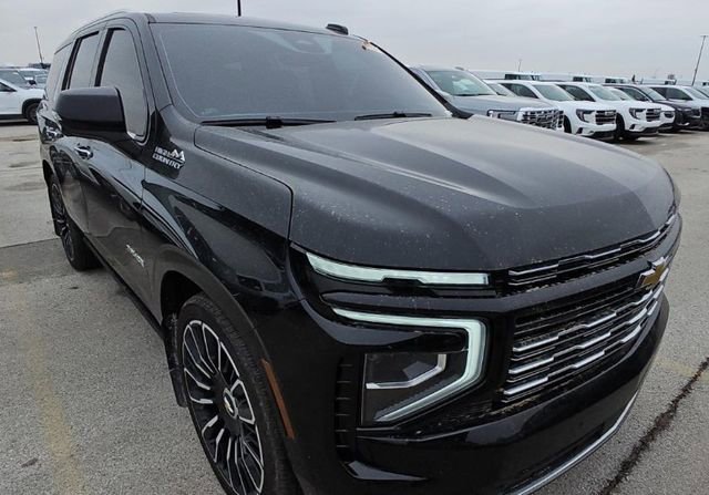 Used 2025 Chevrolet Tahoe High Country image 2