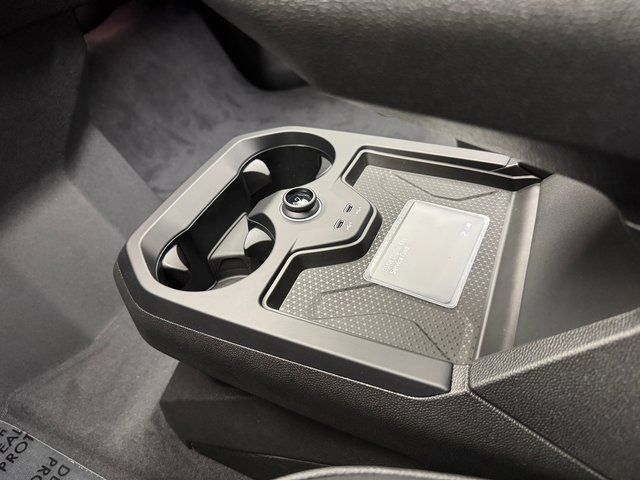 Used 2026 BMW iX xDrive60 image 18