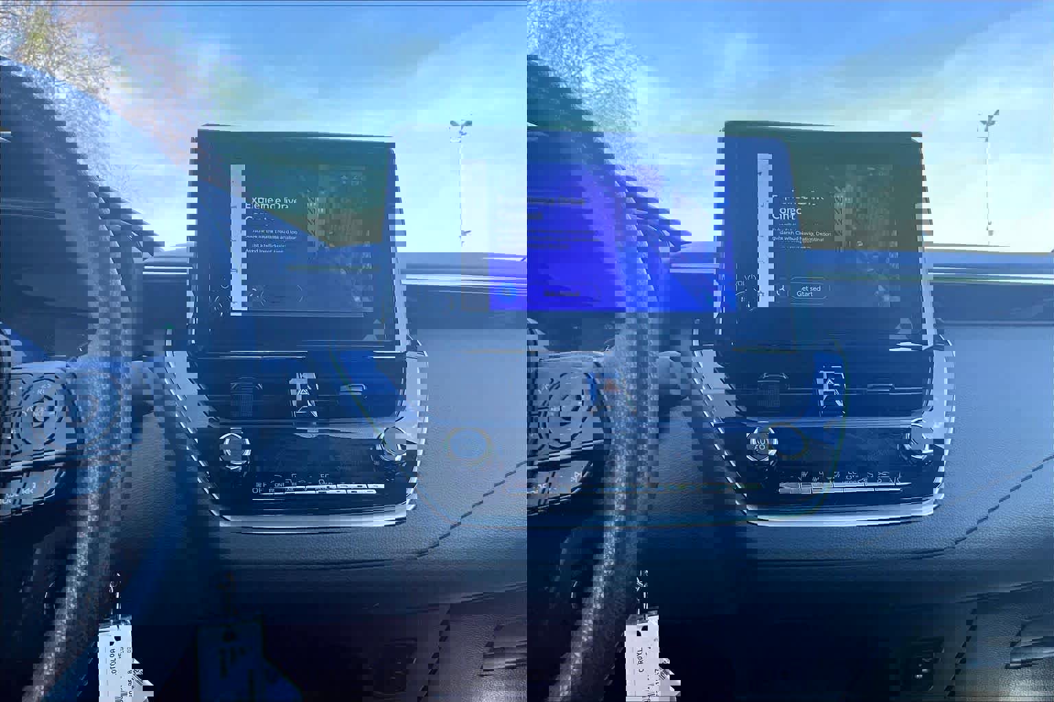 Used 2025 Toyota Corolla LE image 35