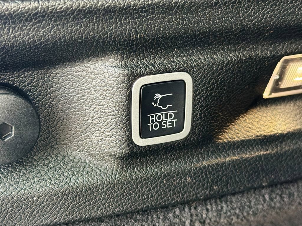 Used 2021 Jeep Grand Cherokee L Overland w/ Luxury Tech Group IV image 15