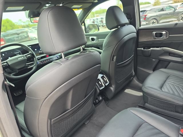 Certified 2026 Kia Sorento SX Prestige AWD/4WD image 11