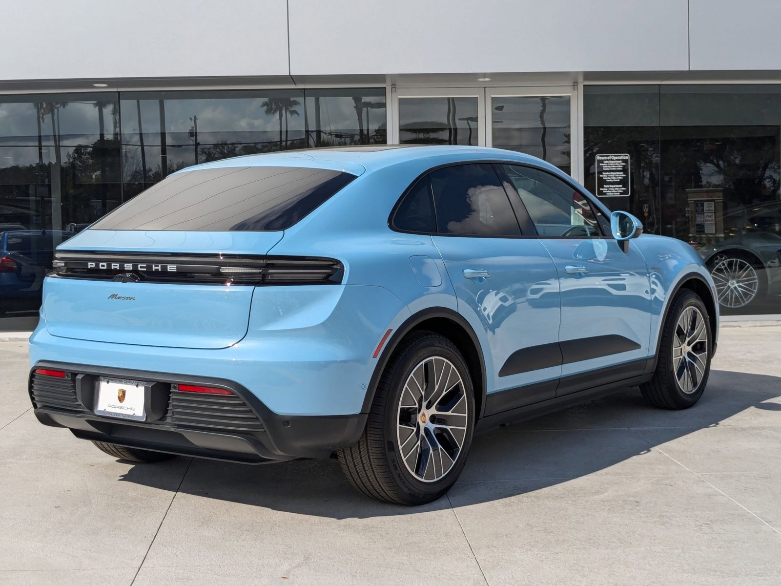 New 2025 Porsche Macan Electric image 9