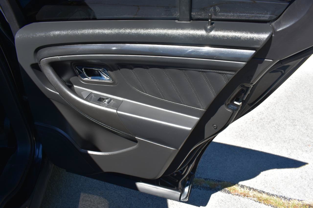 Used 2015 Ford Taurus SHO AWD/4WD image 25