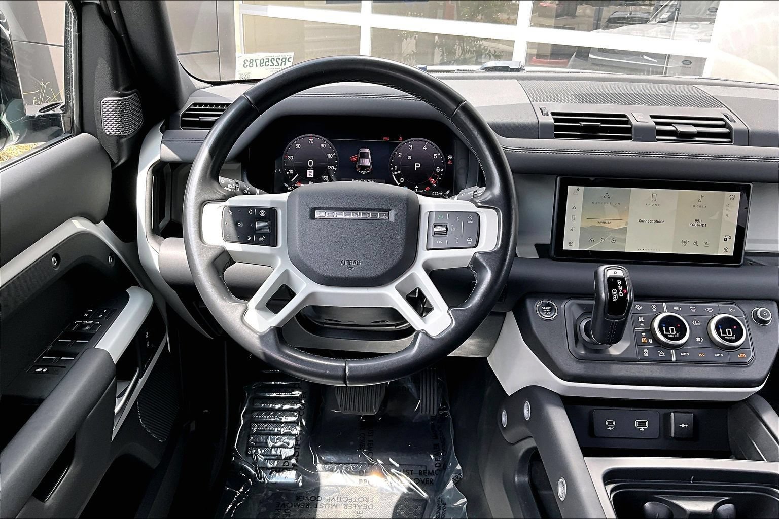 Used 2024 Land Rover Defender 110 S AWD/4WD image 5