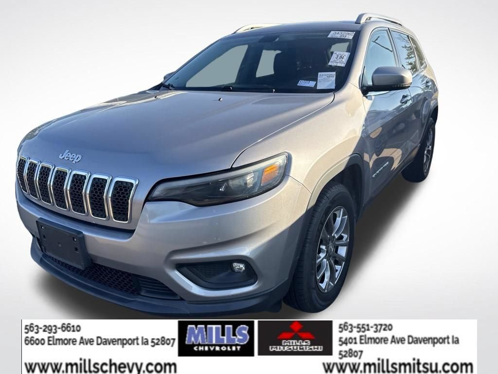 Used 2019 Jeep Cherokee Latitude Plus w/ Cold Weather Group AWD/4WD image 2