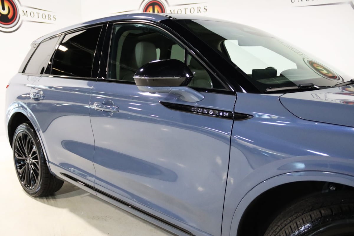 Used 2024 Lincoln Corsair AWD w/ Equipment Group 101A image 7