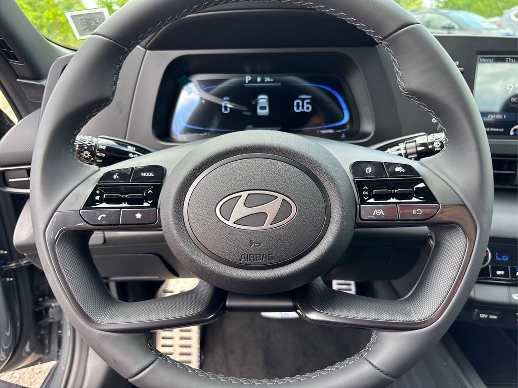 Certified 2025 Hyundai Elantra Sport image 14