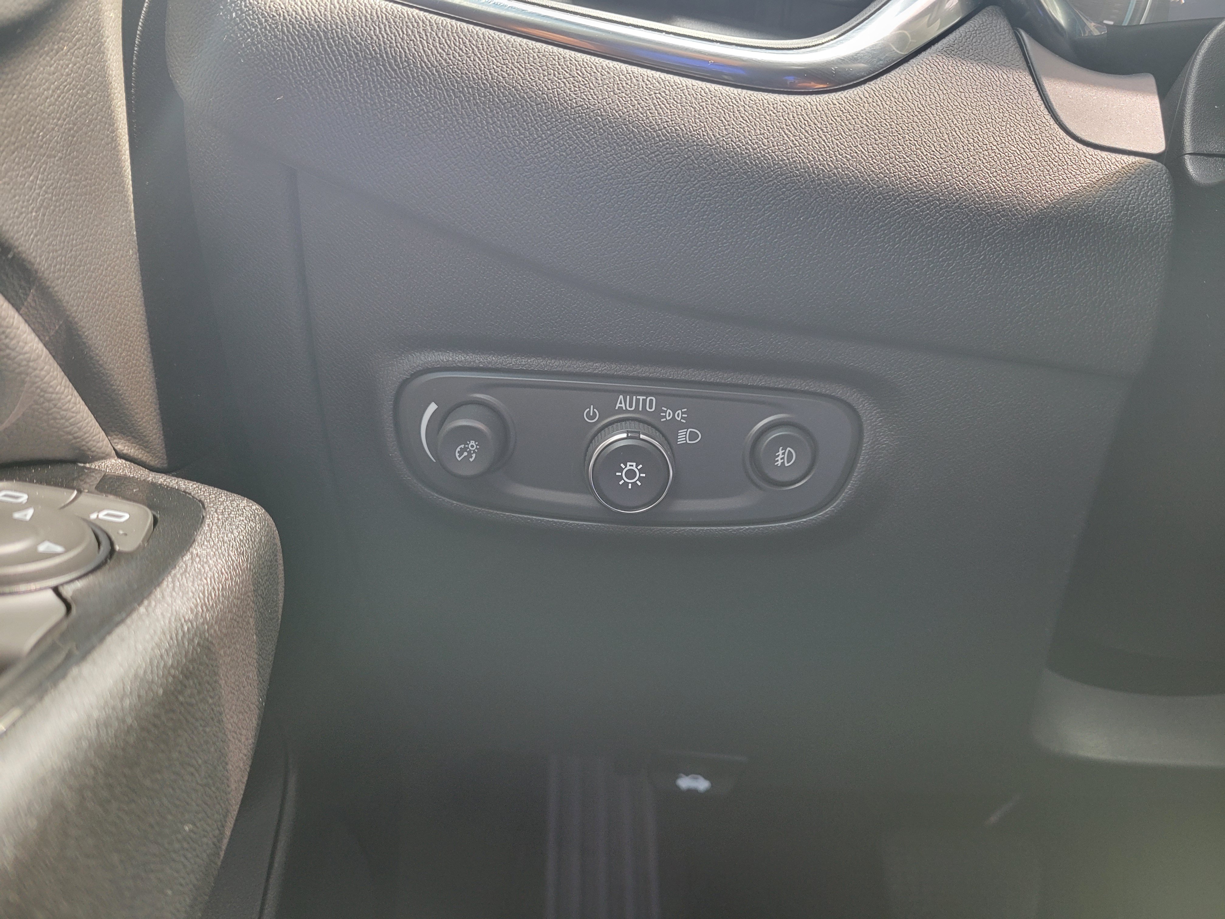 Certified 2024 Chevrolet Equinox Premier w/ LPO, Floor Liner Package FWD image 18