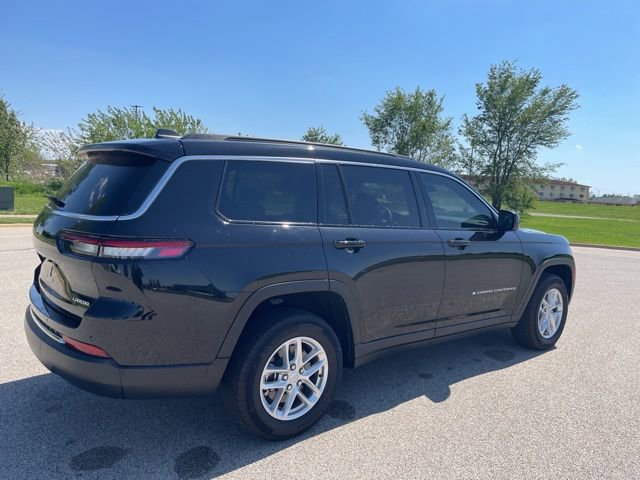 Used 2024 Jeep Grand Cherokee L Laredo RWD image 3