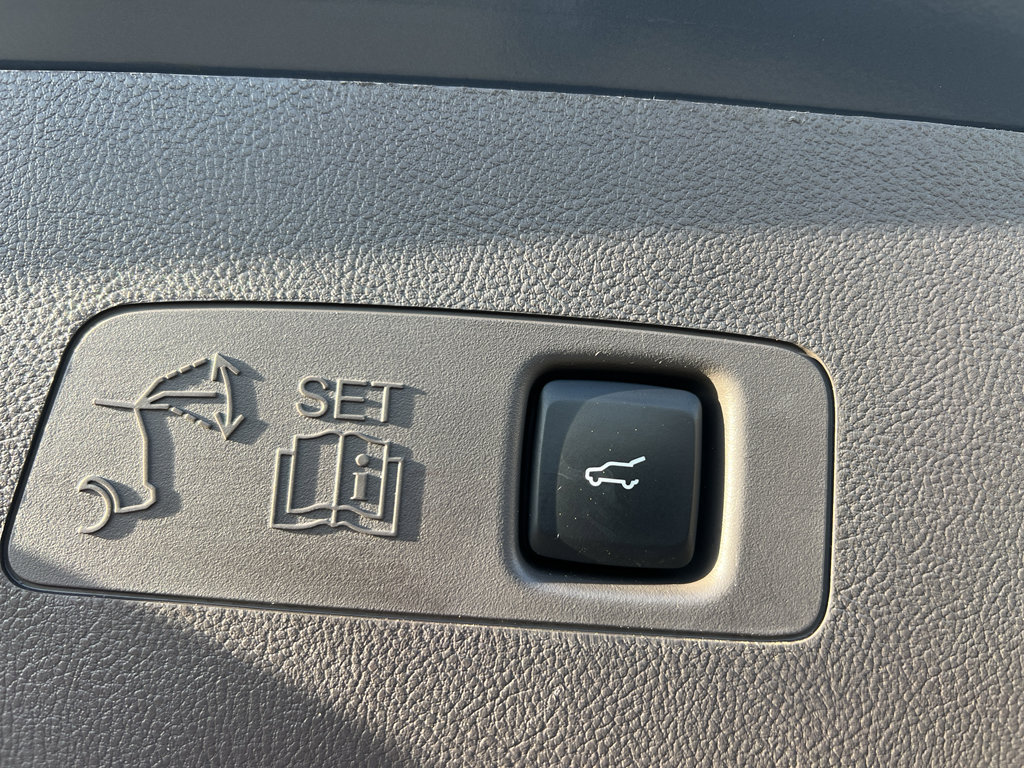 Certified 2023 Lincoln Corsair Reserve image 30