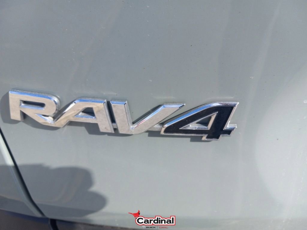 Used 2021 Toyota RAV4 XLE image 7
