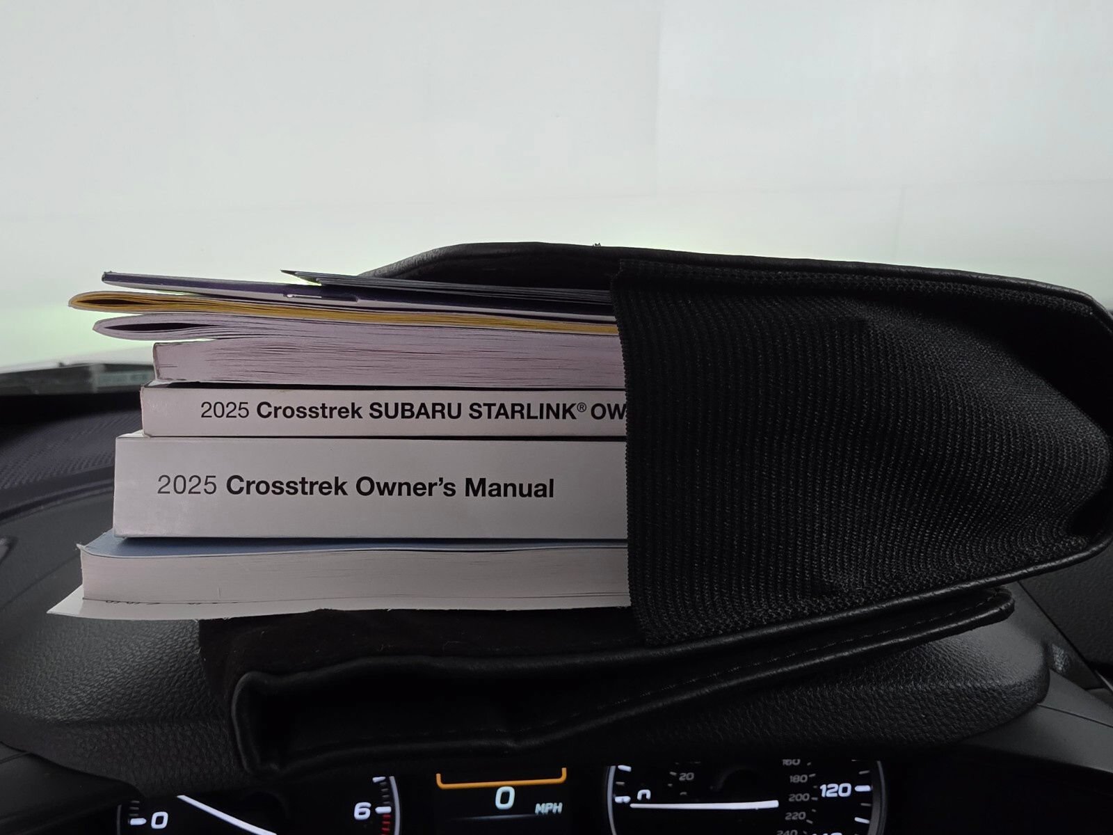 Used 2025 Subaru Crosstrek 2.5i Premium AWD/4WD image 36