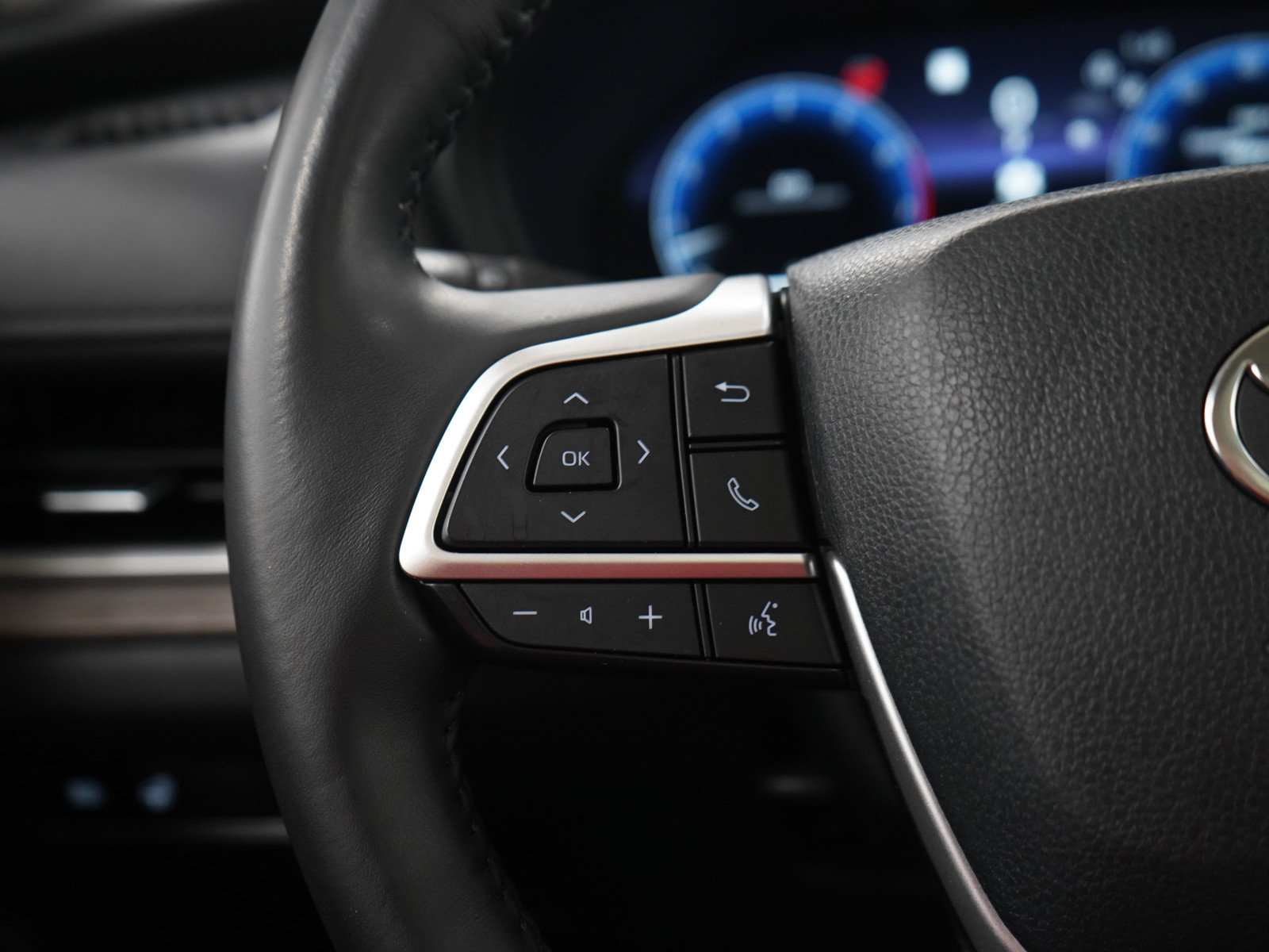Used 2024 Toyota Grand Highlander AWD image 30