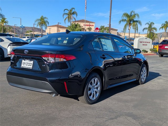 Used 2026 Toyota Corolla LE image 2