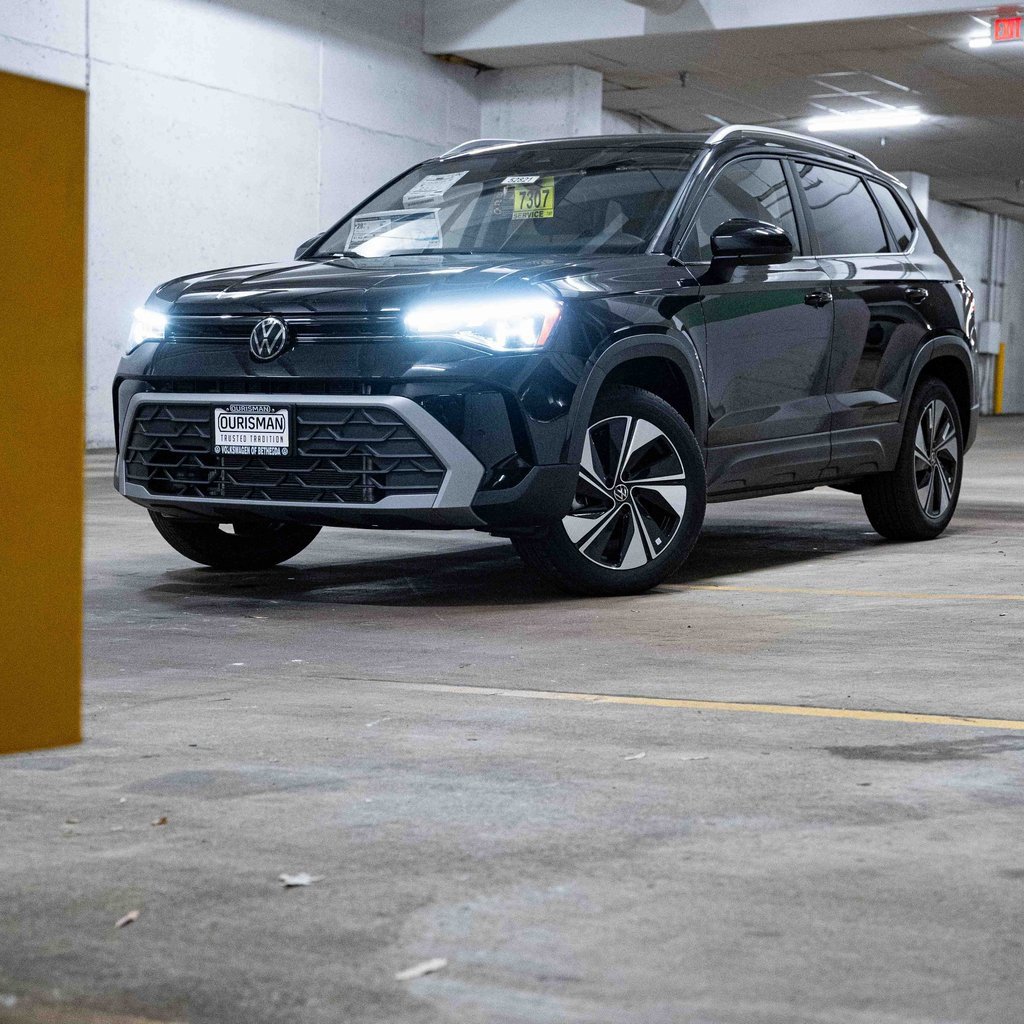New 2025 Volkswagen Taos SE