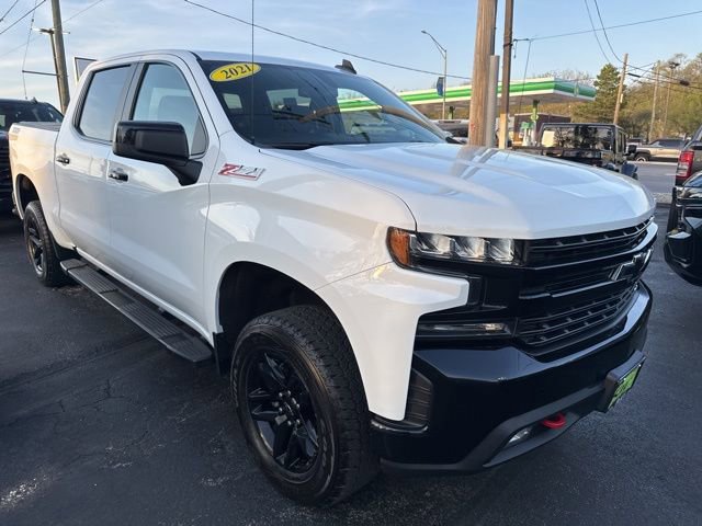 Used 2021 Chevrolet Silverado 1500 LT Trail Boss w/ LPO, Dark Essentials Package AWD/4WD image 3
