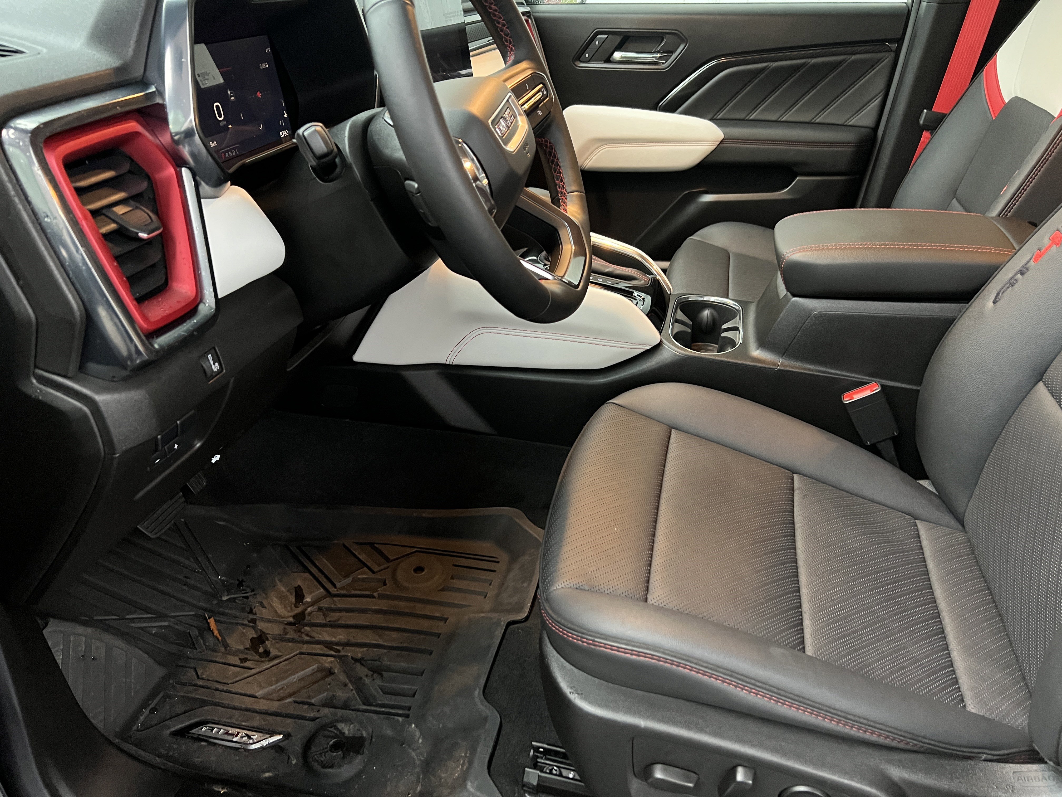 Used 2024 GMC Canyon AT4X image 14