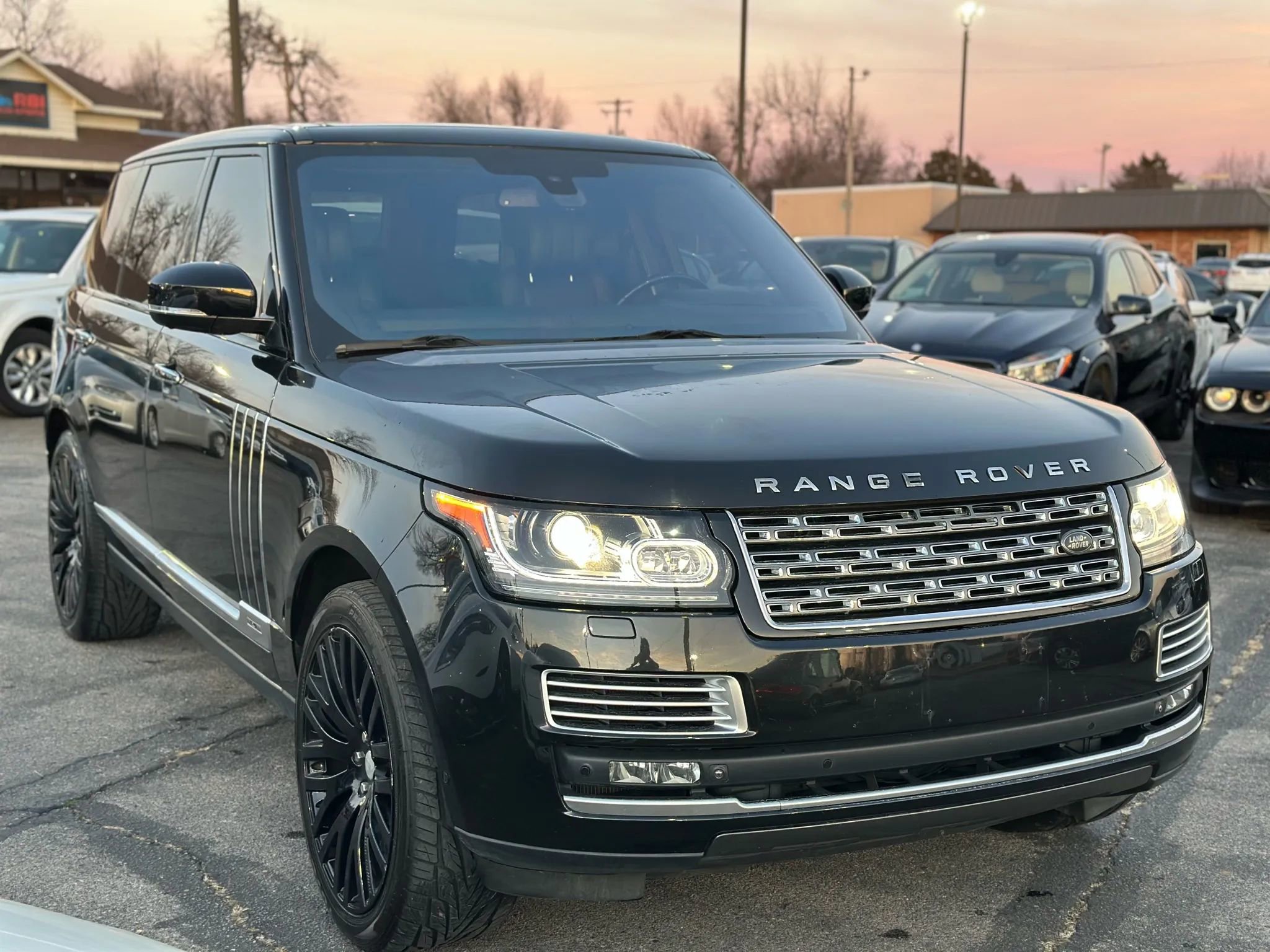 Used 2015 Land Rover Range Rover Long Wheelbase Autobiography image 4