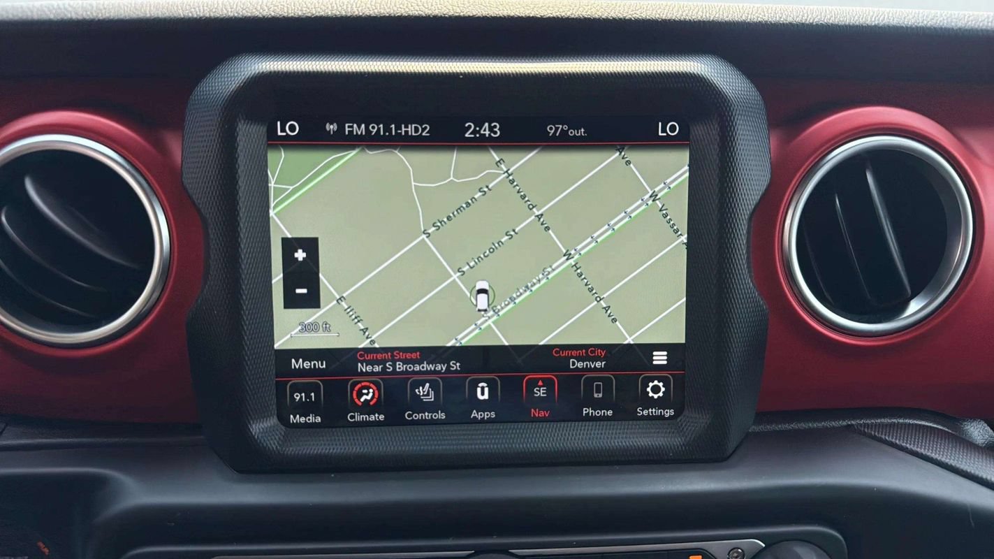 Used 2021 Jeep Gladiator Rubicon AWD/4WD image 11