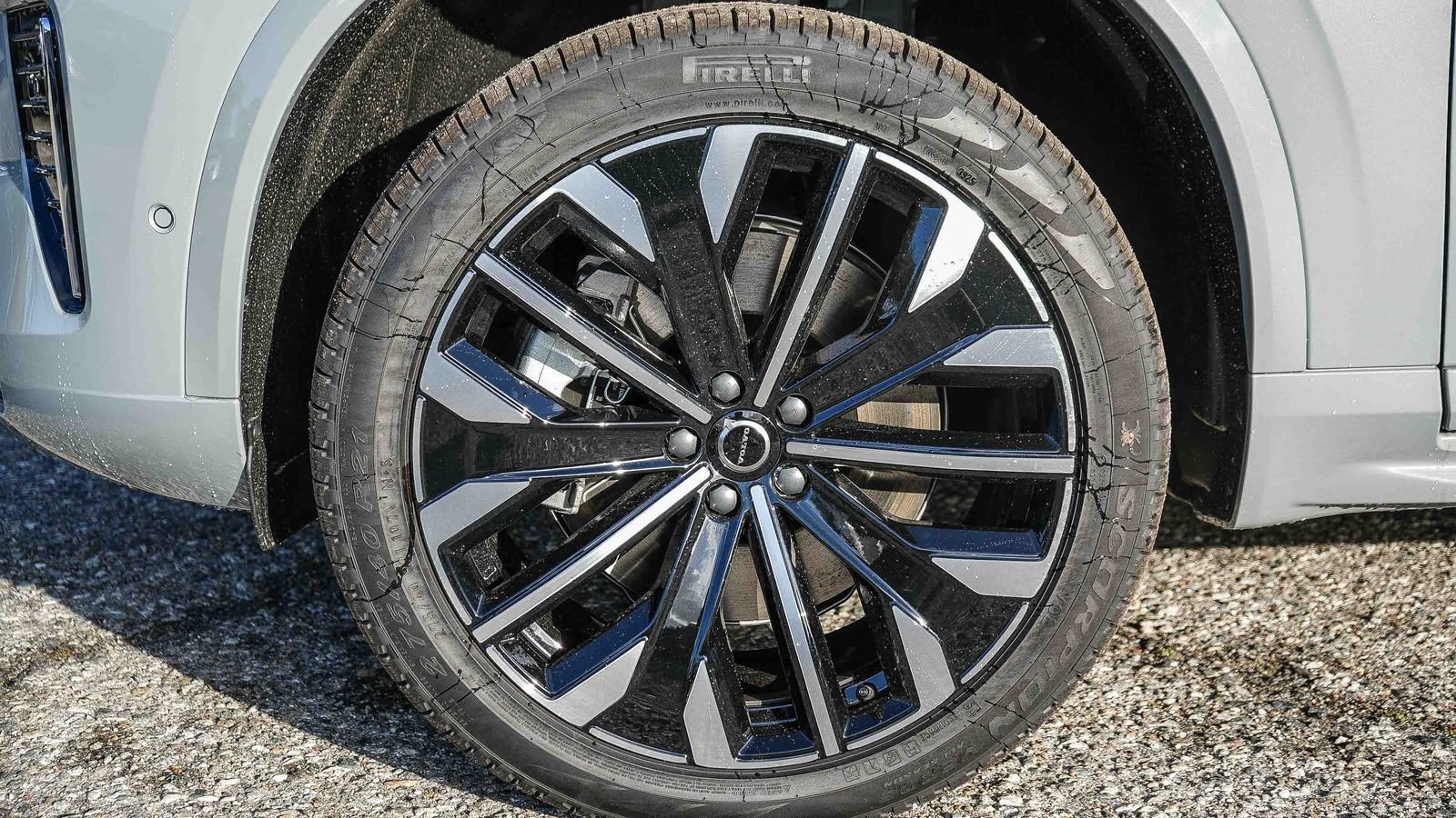 New 2026 Volvo XC90 T8 Plus w/ Protection Package Premier AWD/4WD image 11