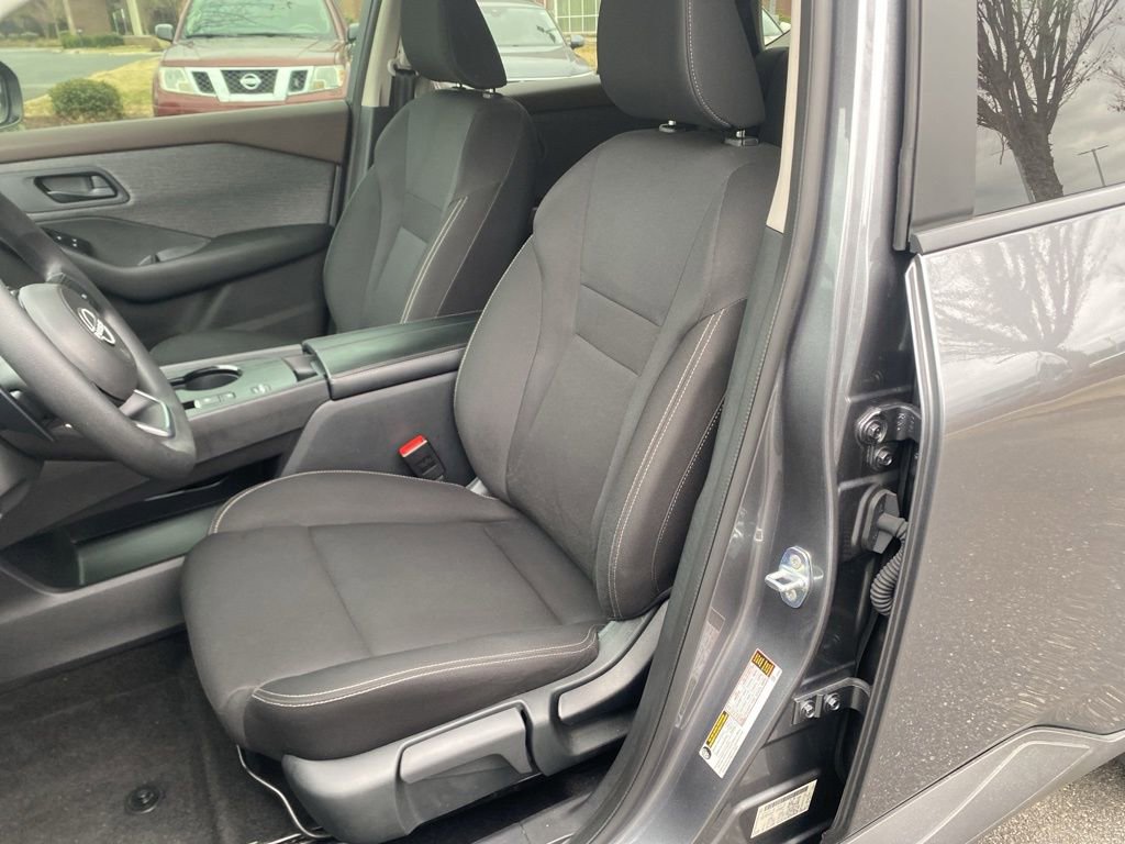 Used 2023 Nissan Rogue S image 12