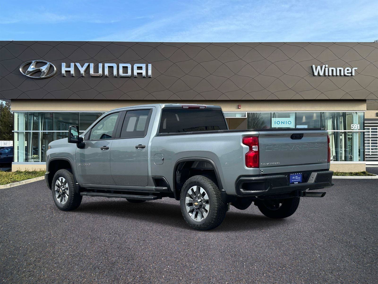 Used 2024 Chevrolet Silverado 2500 Custom w/ Custom Value Package AWD/4WD image 2
