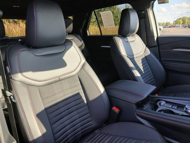 New 2025 Ford Explorer ST-Line w/ Premium Package image 36