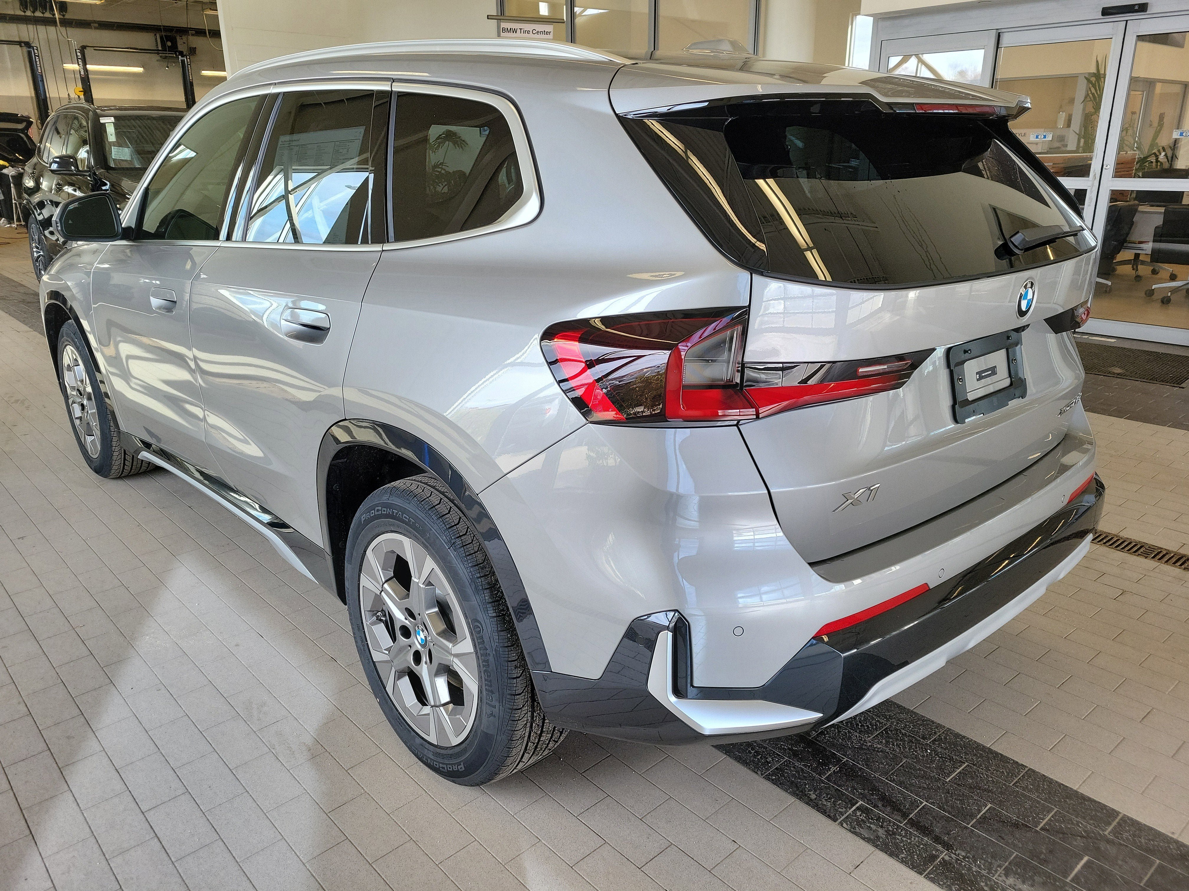 New 2026 BMW X1 xDrive28i w/ Technology Package AWD/4WD image 5