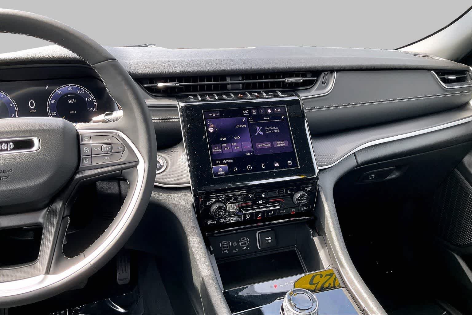 Used 2025 Jeep Grand Cherokee Laredo X w/ Luxury Tech Group I RWD image 7