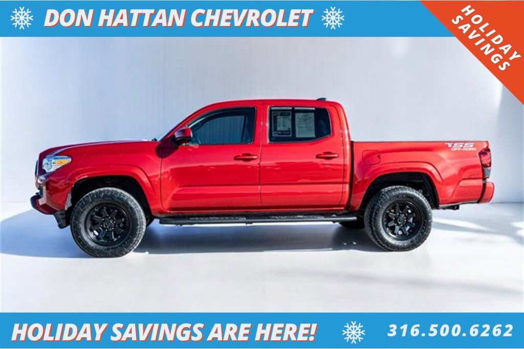 Used 2023 Toyota Tacoma TRD Off-Road image 2