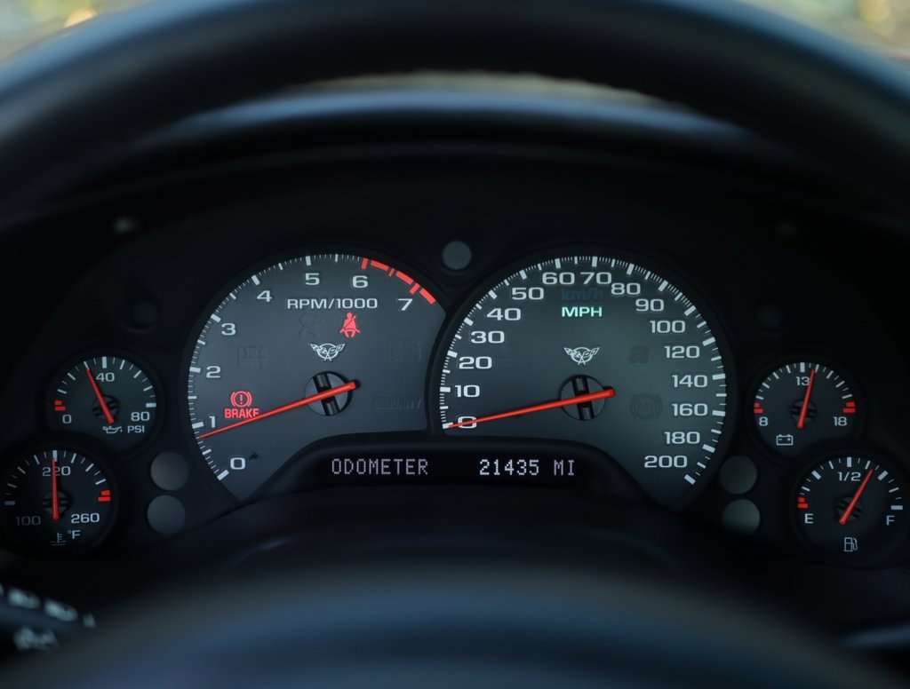 Used 2002 Chevrolet Corvette Coupe w/ Preferred Equipment Group2 image 13