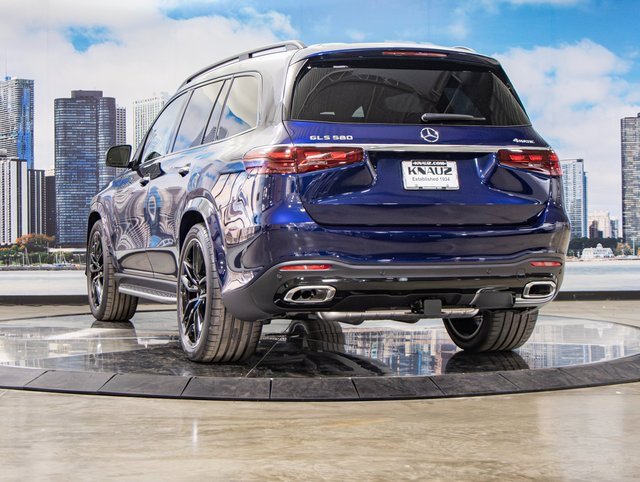 Used 2025 Mercedes-Benz GLS 580 4MATIC image 9