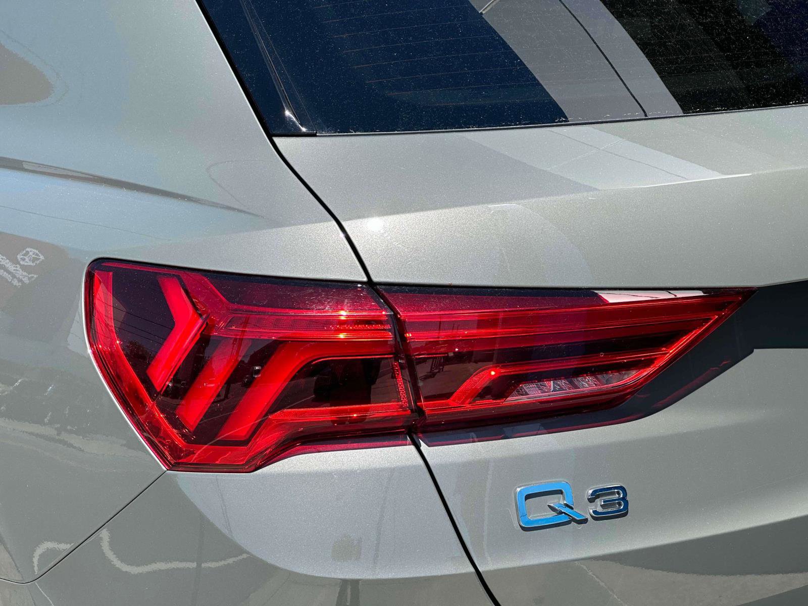 Used 2024 Audi Q3 2.0T Premium image 9