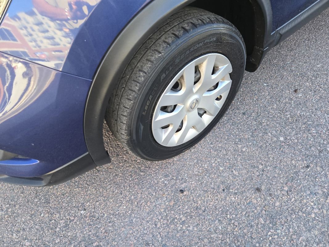 Used 2020 Nissan Rogue Sport S image 4