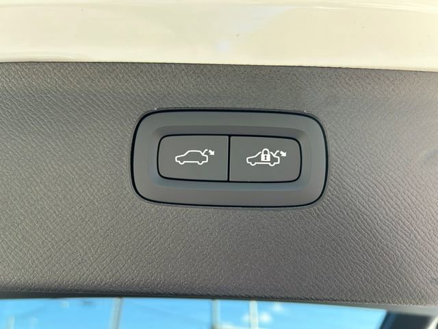 New 2026 Volvo XC90 B6 Ultra image 18