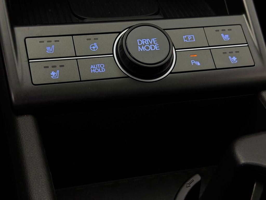 Used 2025 Hyundai Kona Limited FWD image 18