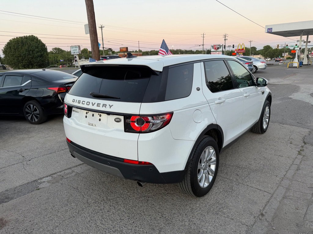 Used 2016 Land Rover Discovery Sport SE AWD/4WD image 5